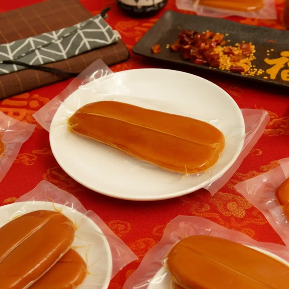 烏魚子照光透出血管紋路與晶瑩剔透的質感