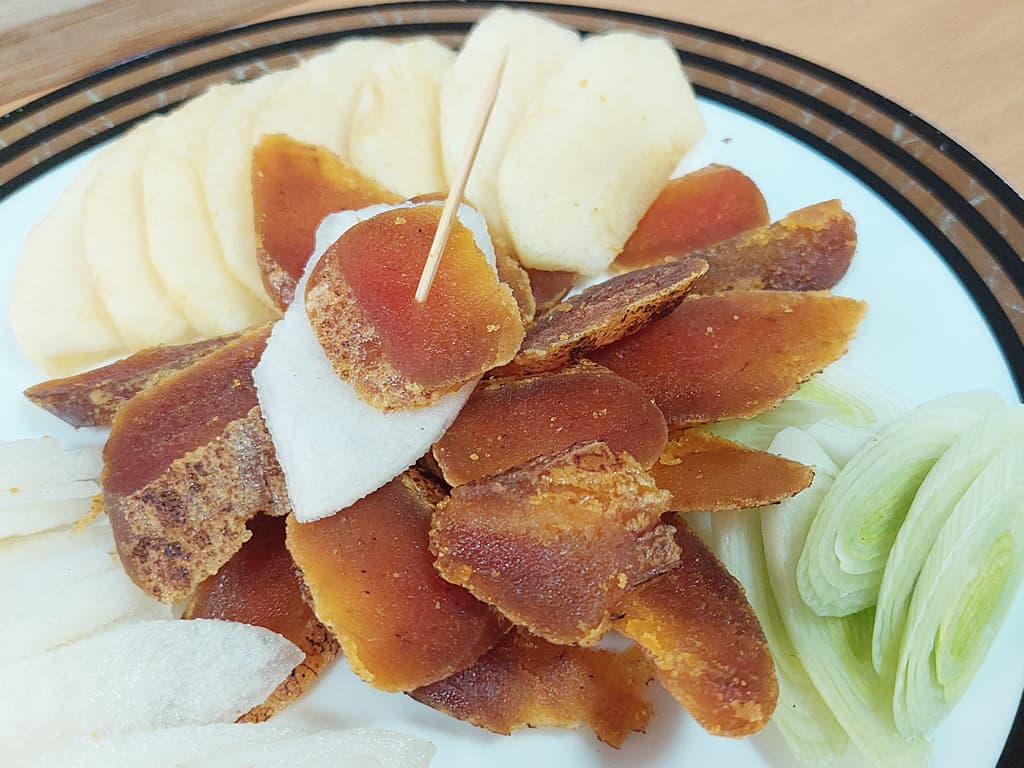 酒燒法是最常見簡單的烏魚子料理方式