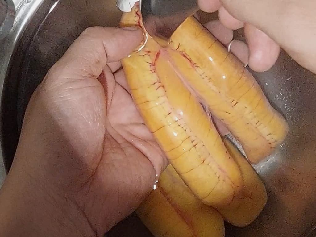 烏魚子是珍貴食材，繁複工序成就濃郁風味。