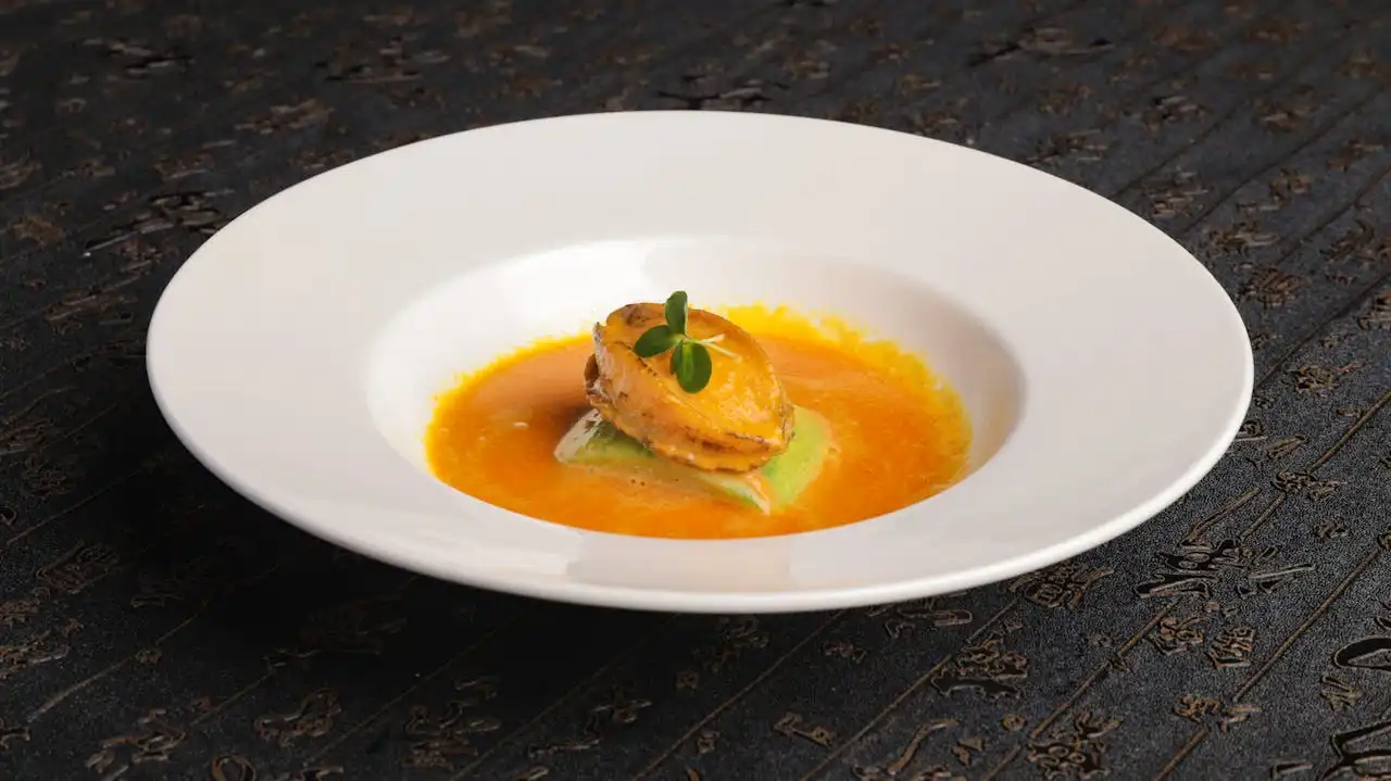 乾鮑魚昂貴根本原因在於耗損率高與工序繁瑣。