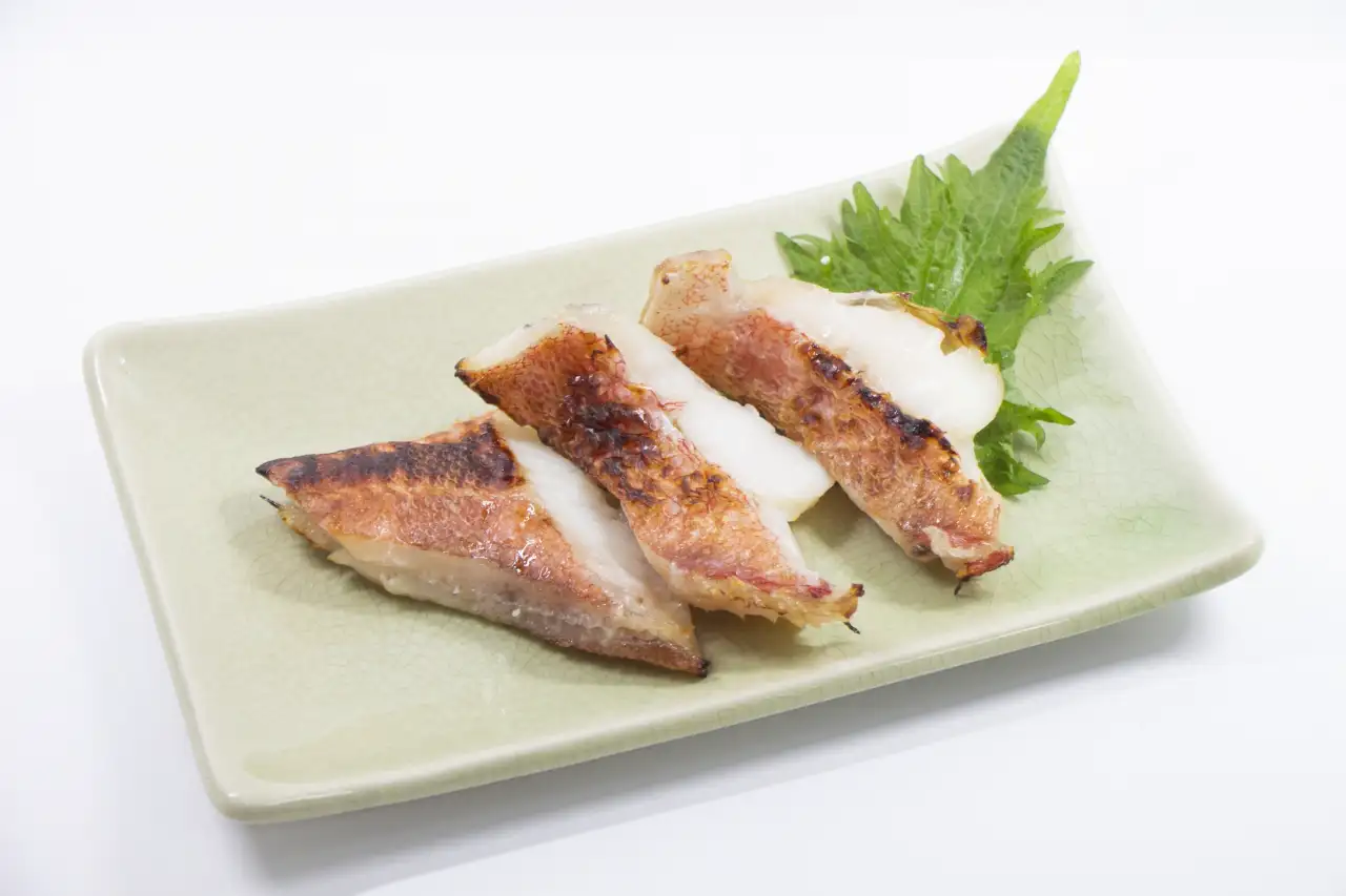 紅鮋魚兼具鮮嫩肉質、豐富營養與料理便利性,無論清蒸、煮湯或火鍋,都能輕鬆滿足現代家庭的健康餐桌。