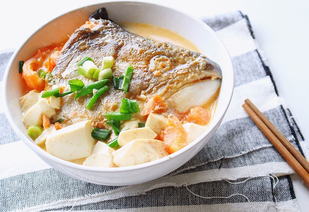 鮭魚頭豆腐湯