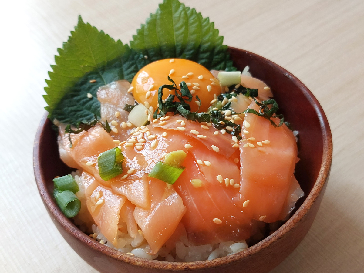 燻鮭魚丼飯